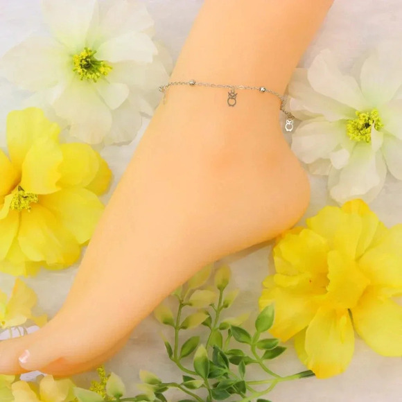 Minimalist Anklet, Sleek & Modern Design, Women’s Fashion, YC110157-A - Picture 3 of 10